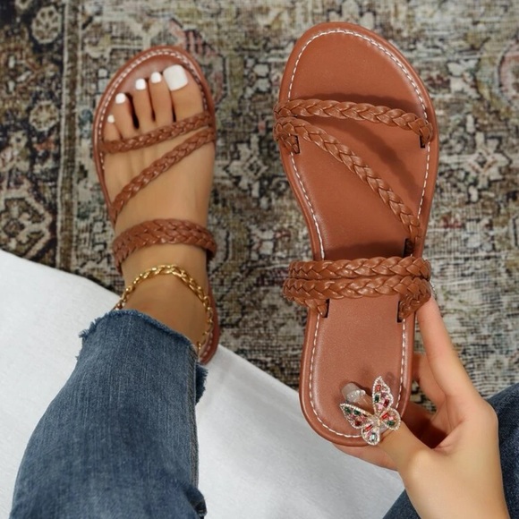 SHEIN Shoes - ❌SOLD❌Sandals size 39 (8)